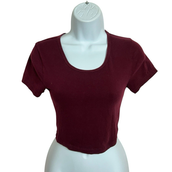 Zenana Outfitters Burgundy Crop Top Sz M Short Sleeve Fitted Tee Stretch - Picture 4 of 6